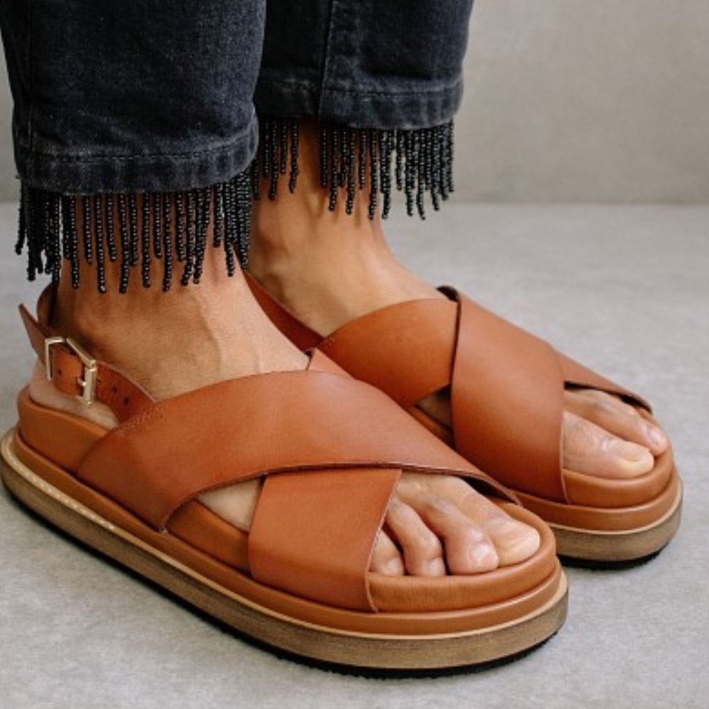 ALOHAS Brown Cross-Strap Sandals